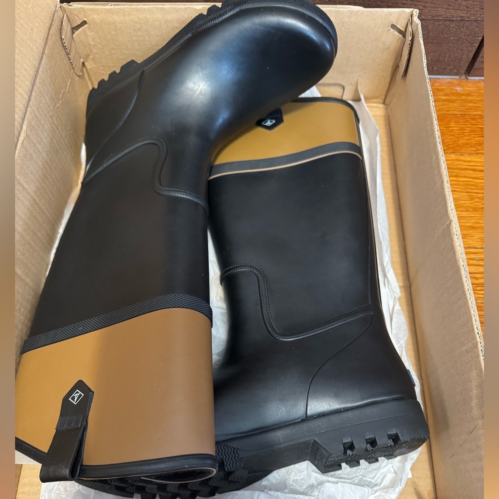 Brand new- Sperry Women s Nellie Kate Rain Boot Black. Size 6 - Picture 2 of 5